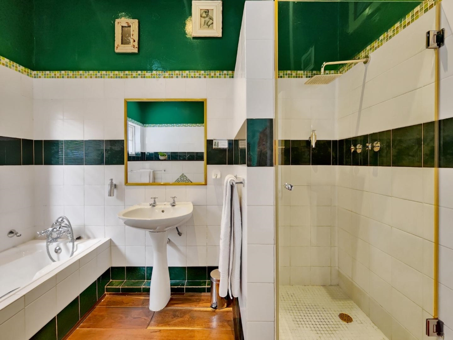 7 Bedroom Property for Sale in Sea Point Western Cape